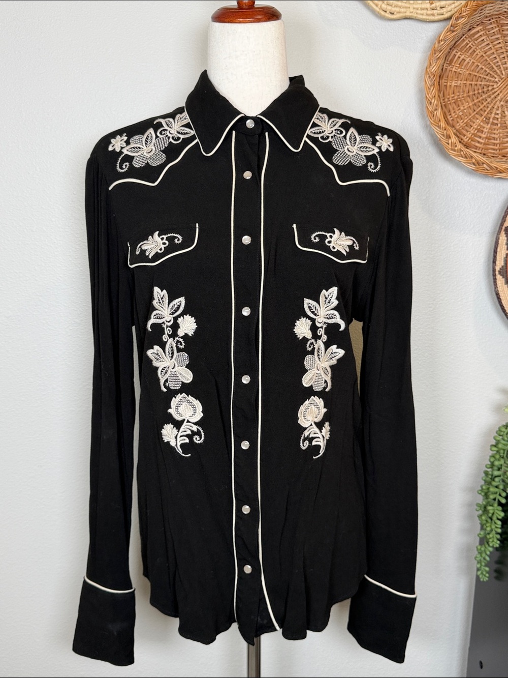 Stetson Womens Western Shirt Black WHITE FLORAL Snap Up Shirt Size Large